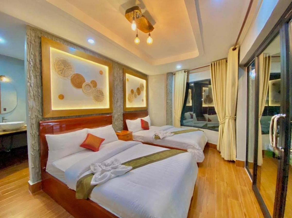 Finance Boutique Hotel Kampot Exterior photo