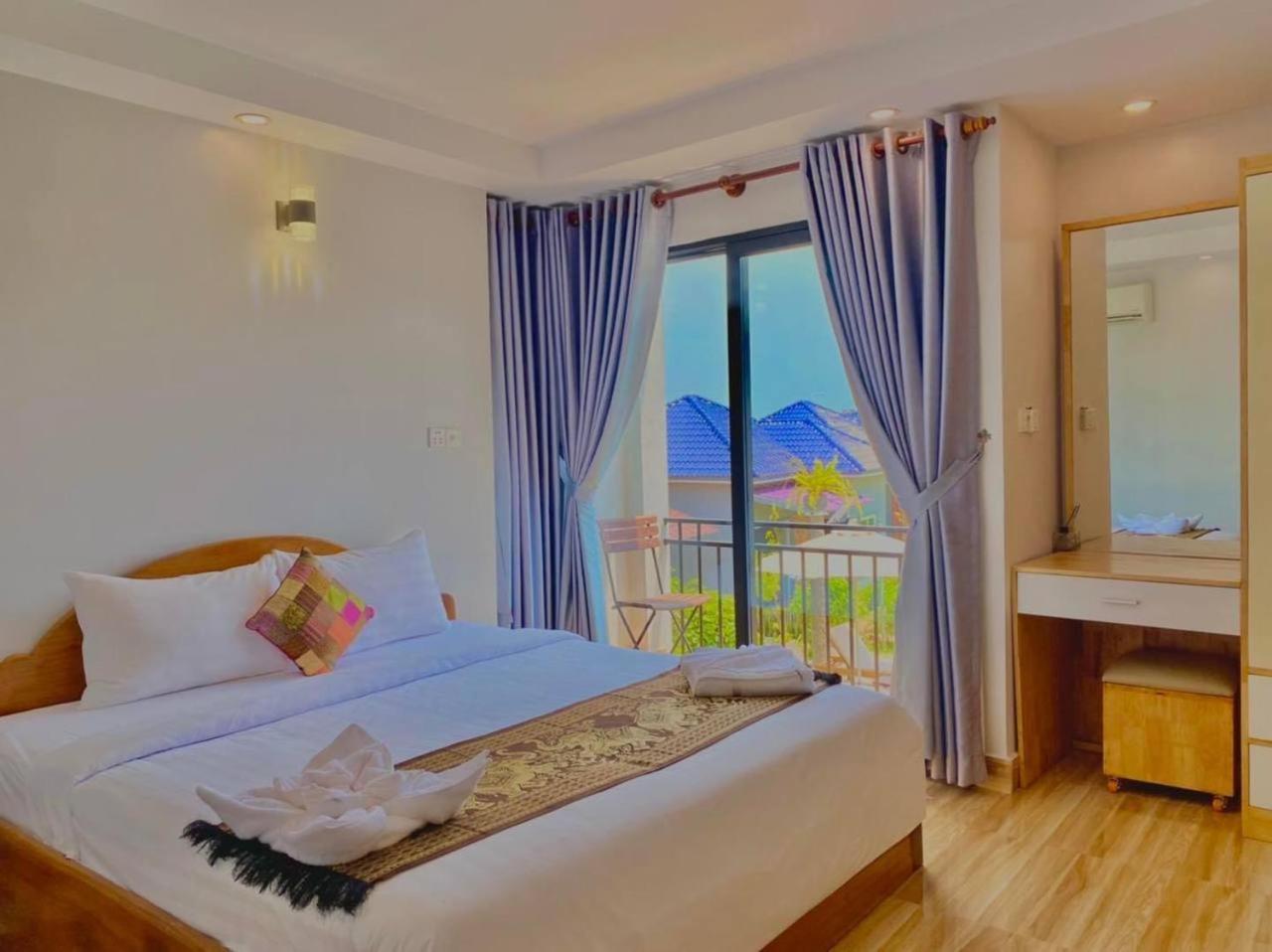 Finance Boutique Hotel Kampot Exterior photo